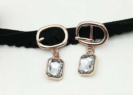 China Metal Shoe Buckles With A Big  Rhinestones，Zinc Alloy Material For Shoe Decoration supplier