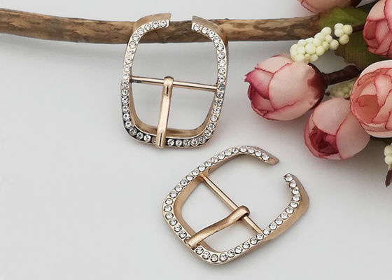 China Simple Structure Decorative Shoe Buckles Corrosion Resistance Gold Color supplier