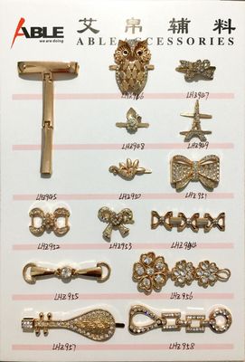 China Fashion zinc alloy metal ornaments shoe accessories buckles for lady shoe hardware chain supplier